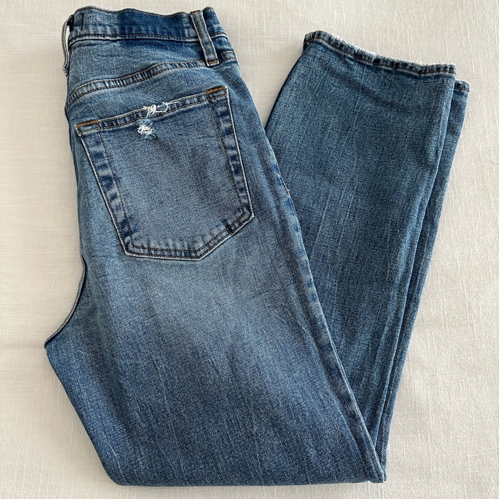 Abercrombie & Fitch: Ultra High Rise Straight Jeans